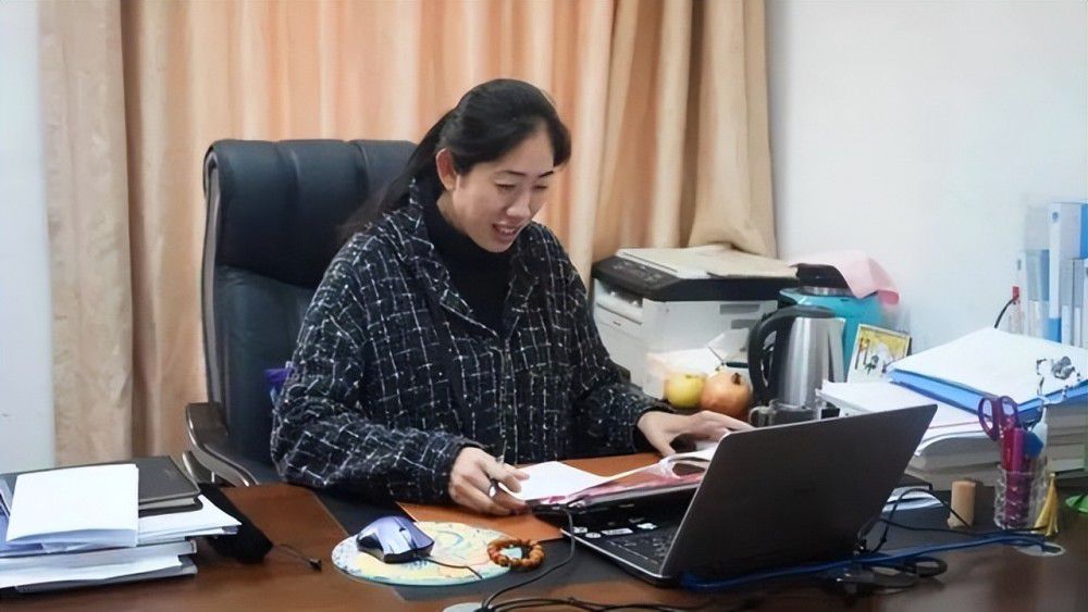 不过对于这次出演，郭帆导演却是在采访的时候;大吐苦水：;拍我的戏份那天，我提前到了，晓志让我在现场先把群演排一排